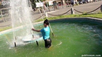 Hunny's Wet And Messy Fountain Romp Screencap 30 on www.sinx.com