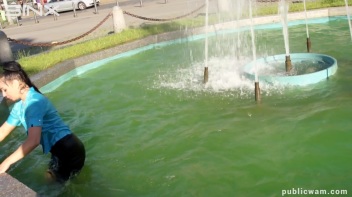 Hunny's Wet And Messy Fountain Romp Screencap 46 on www.sinx.com