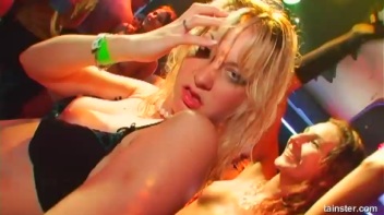 Eurobabe Olympics Part 5 - Cam 2 Screencap 20 on www.sinx.com