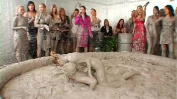 Crazy-Ass Messy Cat Fighting Vixens Screencap 86 on www.sinx.com