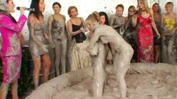 Crazy-Ass Messy Cat Fighting Vixens Screencap 34 on www.sinx.com