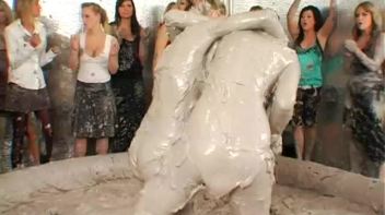 Crazy-Ass Messy Cat Fighting Vixens Screencap 38 on www.sinx.com