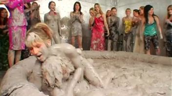 Crazy-Ass Messy Cat Fighting Vixens Screencap 46 on www.sinx.com