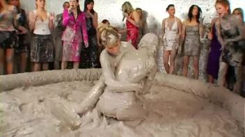 Crazy-Ass Messy Cat Fighting Vixens Screencap 49 on www.sinx.com