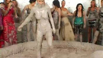 Crazy-Ass Messy Cat Fighting Vixens Screencap 61 on www.sinx.com