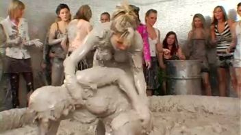 Crazy-Ass Messy Cat Fighting Vixens Screencap 63 on www.sinx.com