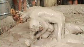 Crazy-Ass Messy Cat Fighting Vixens Screencap 71 on www.sinx.com