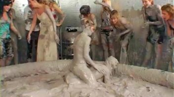 Crazy-Ass Messy Cat Fighting Vixens Screencap 80 on www.sinx.com