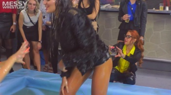 Messy Wrestling: Fuck Your French Braids And Face The Oily Rip And Smackdown! Cutie Vs. Beauty!!! Screencap 13 on www.sinx.com