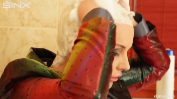 Clothed Sexy Blonde Lathers Up Her Hair Screencap 21 on www.sinx.com