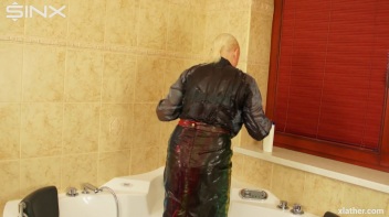 Clothed Sexy Blonde Lathers Up Her Hair Screencap 31 on www.sinx.com
