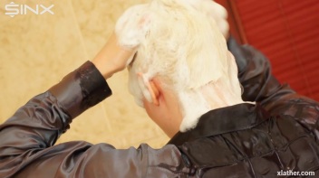Clothed Sexy Blonde Lathers Up Her Hair Screencap 35 on www.sinx.com