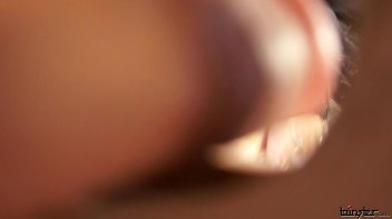 Go With The Flow Screencap 30 on www.sinx.com