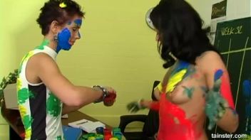 Working That Body Paint Screencap 61 on www.sinx.com