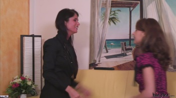 Smackfest Lesbos - Nessa Devil & Zuzana Z Screencap 26 on www.sinx.com