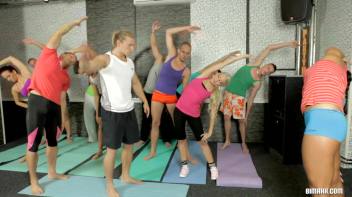 Stretching To The Bimaxx Part 1 Screencap 6 on www.sinx.com