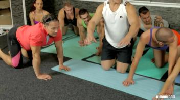 Stretching To The Bimaxx Part 1 Screencap 20 on www.sinx.com