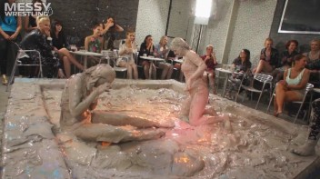 Muddy Wrestling: Jean Dreams Lola vs. Jesica Screencap 92 on www.sinx.com