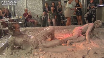 Muddy Wrestling: Jean Dreams Lola vs. Jesica Screencap 24 on www.sinx.com