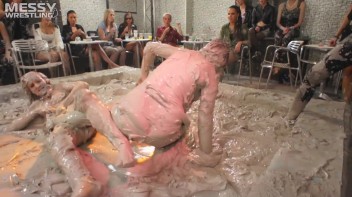Muddy Wrestling: Jean Dreams Lola vs. Jesica Screencap 26 on www.sinx.com