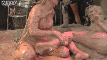 Muddy Wrestling: Jean Dreams Lola vs. Jesica Screencap 53 on www.sinx.com