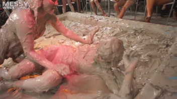 Muddy Wrestling: Jean Dreams Lola vs. Jesica Screencap 80 on www.sinx.com