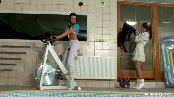 Wetlook Fitness Hotties Screencap 13 on www.sinx.com