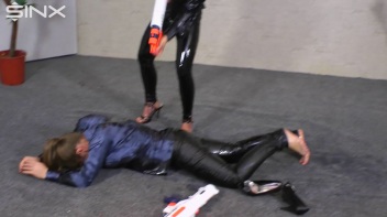 Hot Babes In Water Fight Action Screencap 27 on www.sinx.com