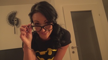 Batgirl im Einsatz Screencap 3 on www.sinx.com