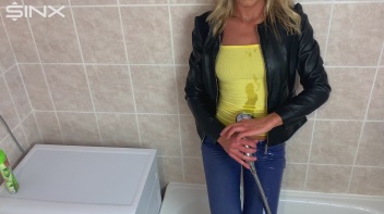Seductive Blonde Lathers Up In The Bath Screencap 16 on www.sinx.com