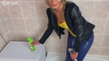 Seductive Blonde Lathers Up In The Bath Screencap 32 on www.sinx.com