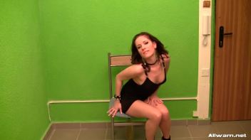 Sizzling Hot Oil Play Screencap 2 on www.sinx.com