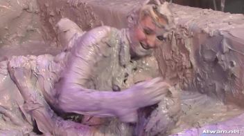 Group Mud Battle Rips Through The Club Screencap 61 on www.sinx.com