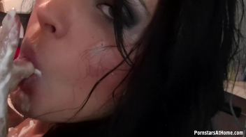 Eurobabes Just Don't Know How To Bake... Screencap 77 on www.sinx.com