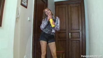 This Eurobabe Wasn't Shopping For Dinner... Screencap 45 on www.sinx.com