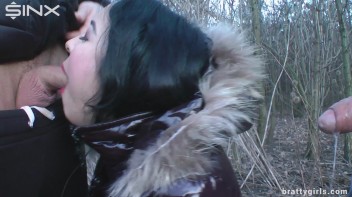 Deepthroating And Dual Dick Sucking Queen Screencap 31 on www.sinx.com