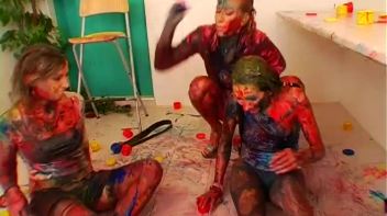 Finger Painting Babes Screencap 98 on www.sinx.com