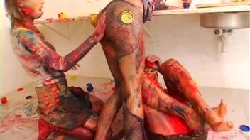 Finger Painting Babes Screencap 105 on www.sinx.com