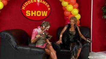 Celebrity Surprise Screencap 75 on www.sinx.com