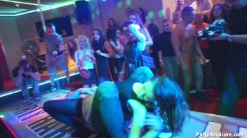 Party Hardcore Gone Crazy Vol. 34 Part 1 - Cam 3 Screencap 60 on www.sinx.com