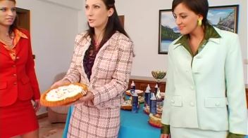 Messy Whipped Topping Bake Off! Screencap 9 on www.sinx.com