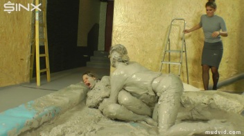 Sexy Professionals Mud Wrestling Mania Screencap 49 on www.sinx.com