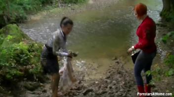 Welcome To The Mud Hole Screencap 39 on www.sinx.com