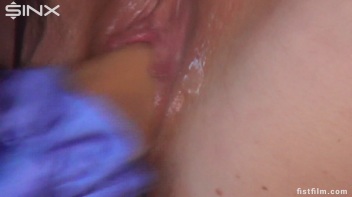 Babes' Fisting Date Screencap 30 on www.sinx.com