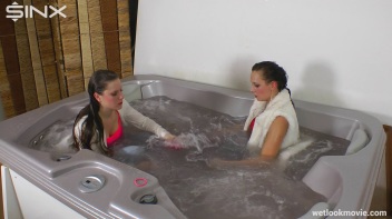 Sexy Intruders Play In The Hot Tub Screencap 49 on www.sinx.com