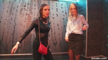 They Love It Wet and Frisky! Screencap 2 on www.sinx.com