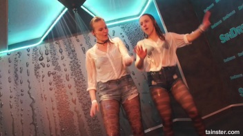 They Love It Wet and Frisky! Screencap 69 on www.sinx.com