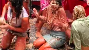 Buffet Babes go Bonkers! Screencap 85 on www.sinx.com