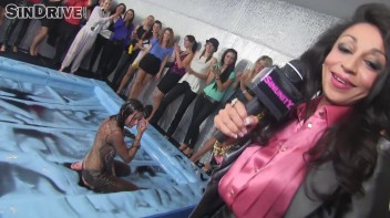 Oily Wrestling: Bella Baby vs. Ashley Woods Screencap 70 on www.sinx.com