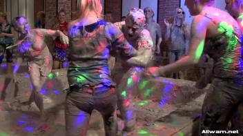 Dirty Duo Turns Into Mud Brawl Screencap 67 on www.sinx.com